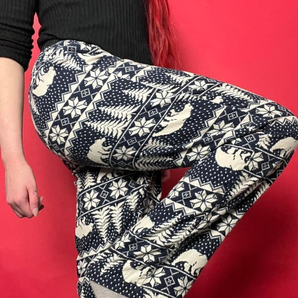Old navy / White and navy blue winter themed pyjama pants 🤍💙